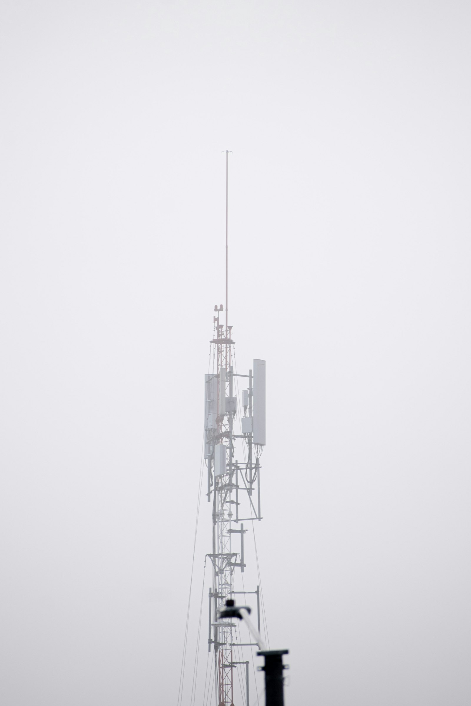 Antennes de télécommunication dans le brouillard